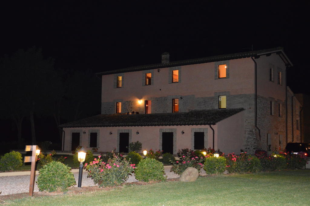 Le Stelle Di San Lorenzo Hotel บัสตียาอุมบรา ภายนอก รูปภาพ